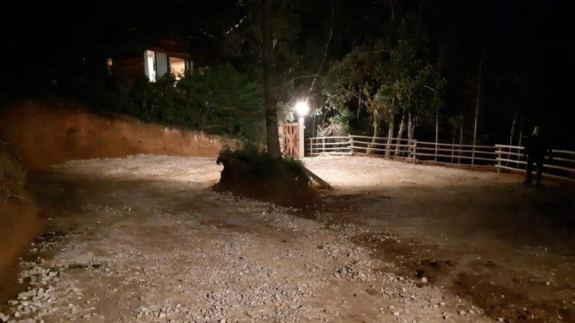 Chale Dos Tucanos- Parede De Vidro Com Linda Vista Campos do Jordão Buitenkant foto